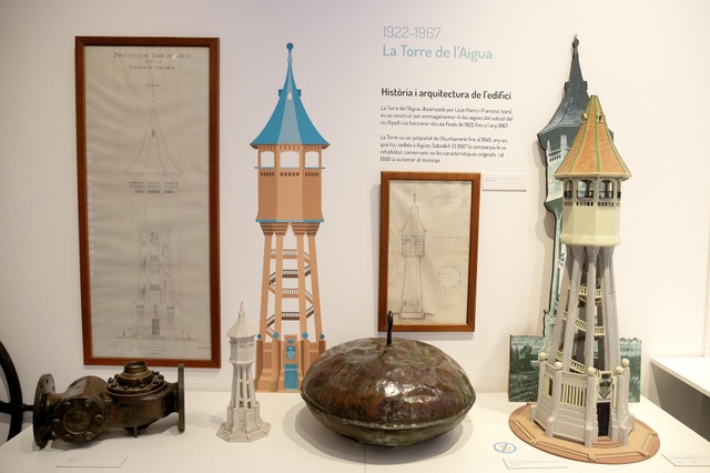 La maqueta de la Torre de l'Aigua i el flotador